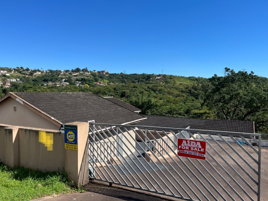 3 Bedroom Property for Sale in Queensburgh KwaZulu-Natal