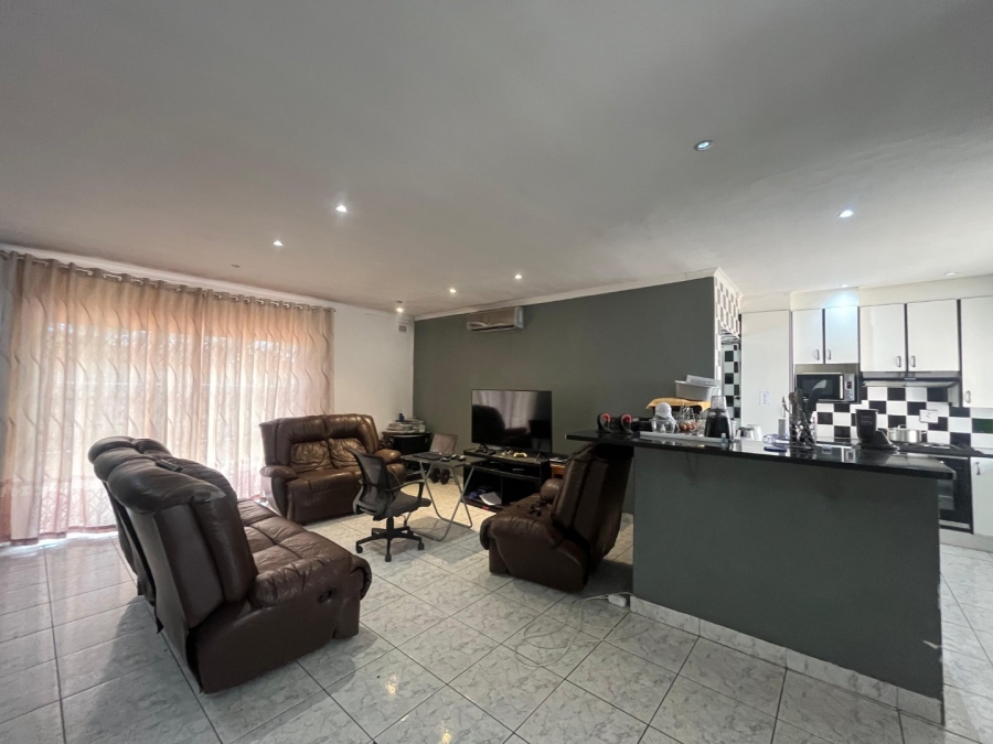 3 Bedroom Property for Sale in Queensburgh KwaZulu-Natal