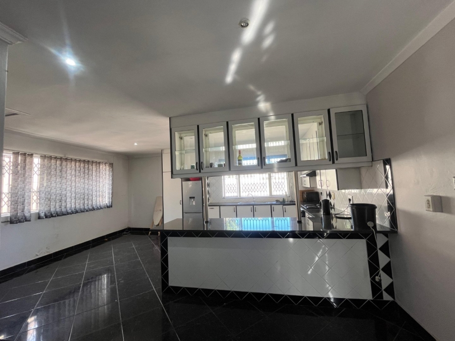 3 Bedroom Property for Sale in Queensburgh KwaZulu-Natal