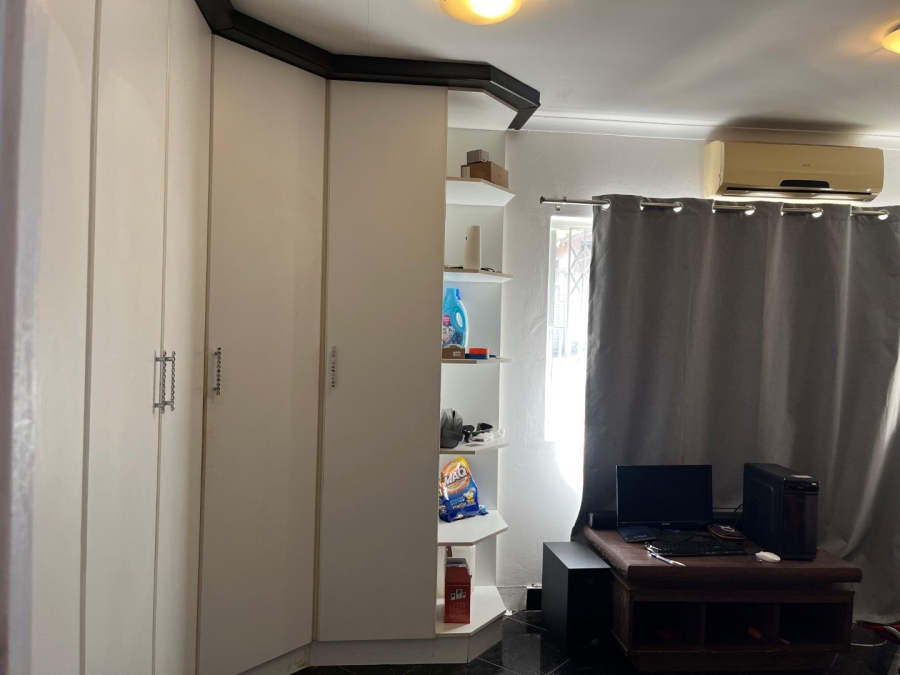 3 Bedroom Property for Sale in Queensburgh KwaZulu-Natal