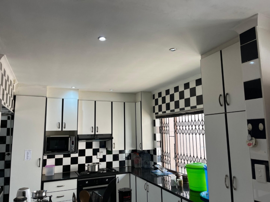 3 Bedroom Property for Sale in Queensburgh KwaZulu-Natal
