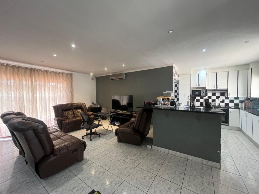 3 Bedroom Property for Sale in Queensburgh KwaZulu-Natal