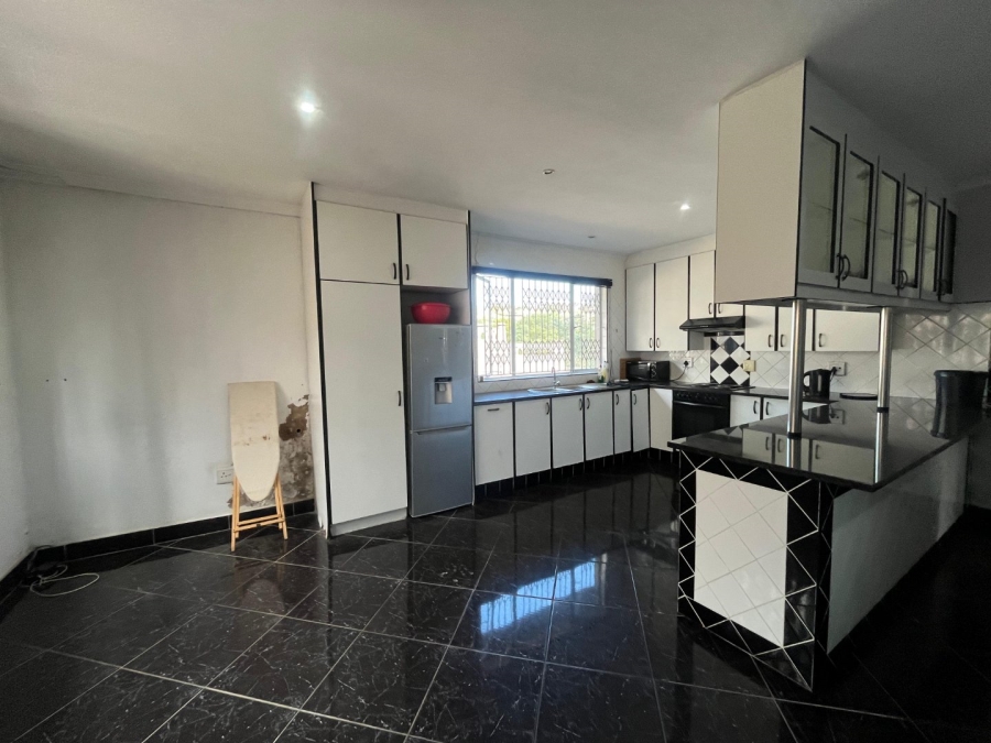 3 Bedroom Property for Sale in Queensburgh KwaZulu-Natal