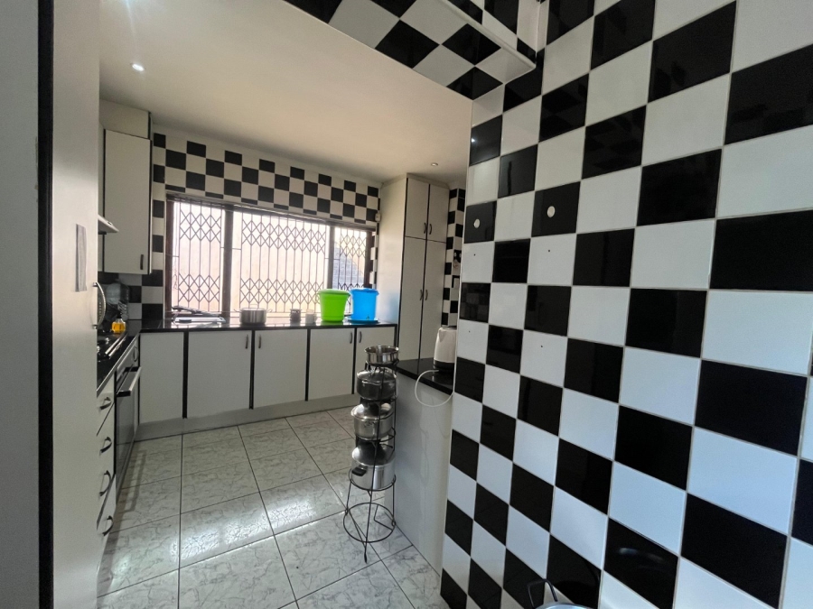 3 Bedroom Property for Sale in Queensburgh KwaZulu-Natal