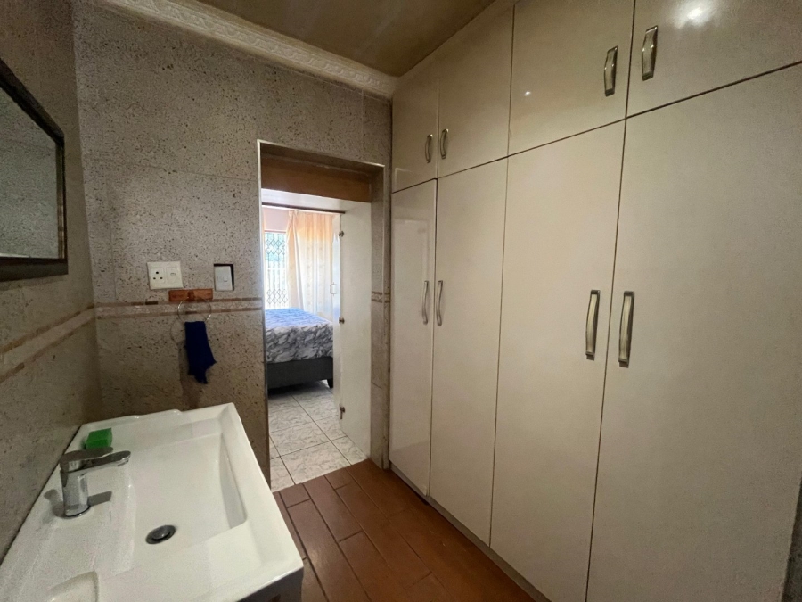 3 Bedroom Property for Sale in Queensburgh KwaZulu-Natal