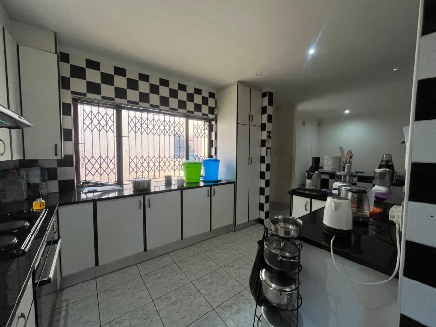 3 Bedroom Property for Sale in Queensburgh KwaZulu-Natal