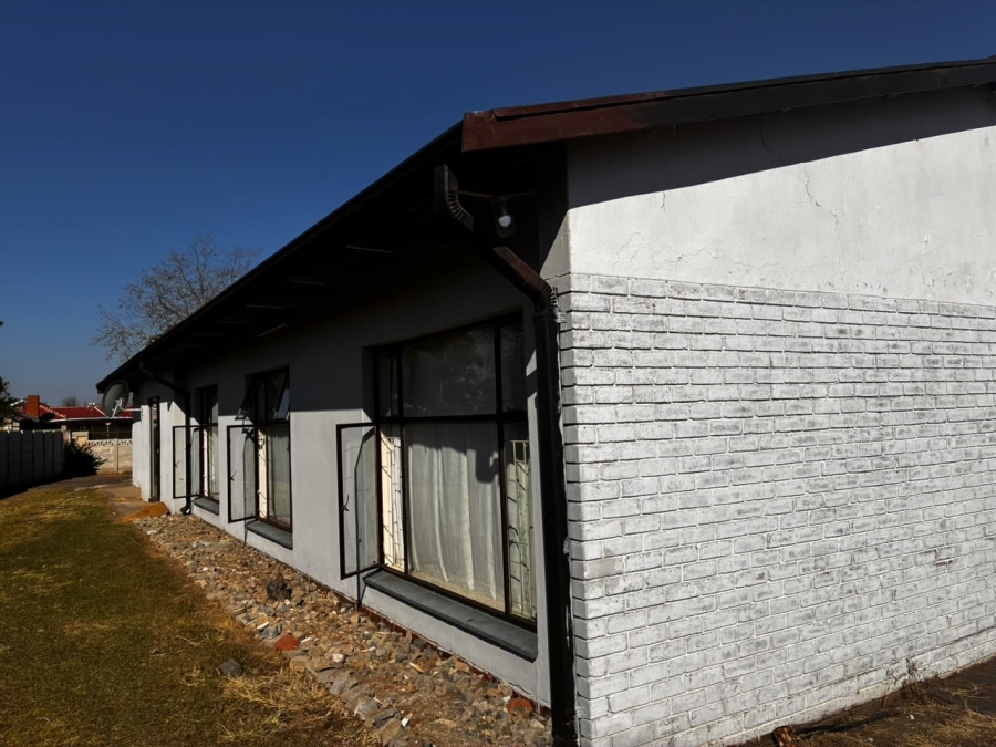 10 Bedroom Property for Sale in Amajuba Park KwaZulu-Natal