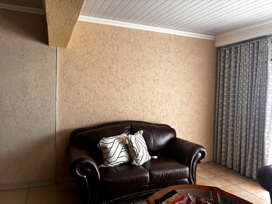 10 Bedroom Property for Sale in Amajuba Park KwaZulu-Natal