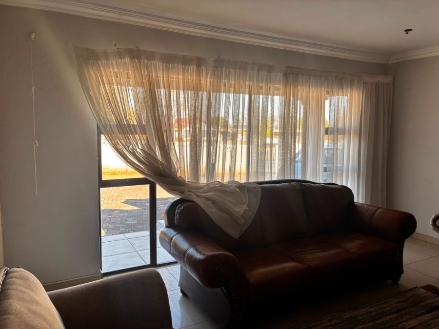 10 Bedroom Property for Sale in Amajuba Park KwaZulu-Natal