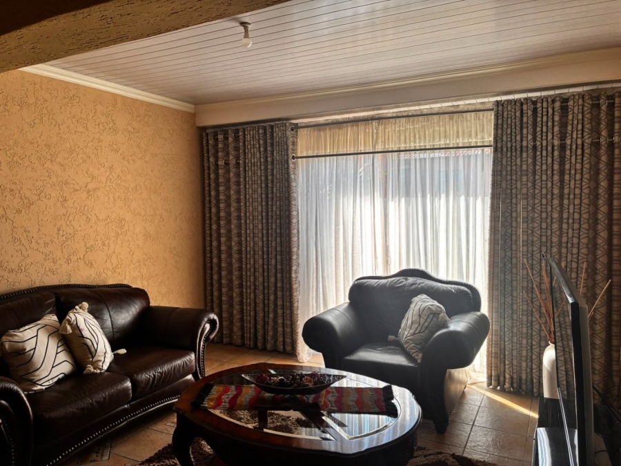 10 Bedroom Property for Sale in Amajuba Park KwaZulu-Natal