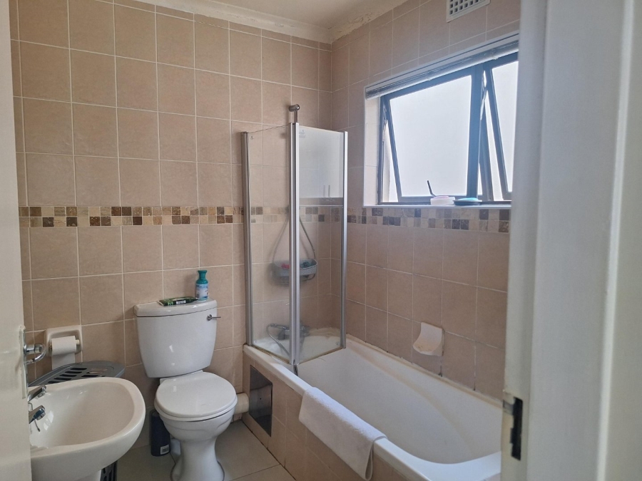 To Let 1 Bedroom Property for Rent in Bluff KwaZulu-Natal