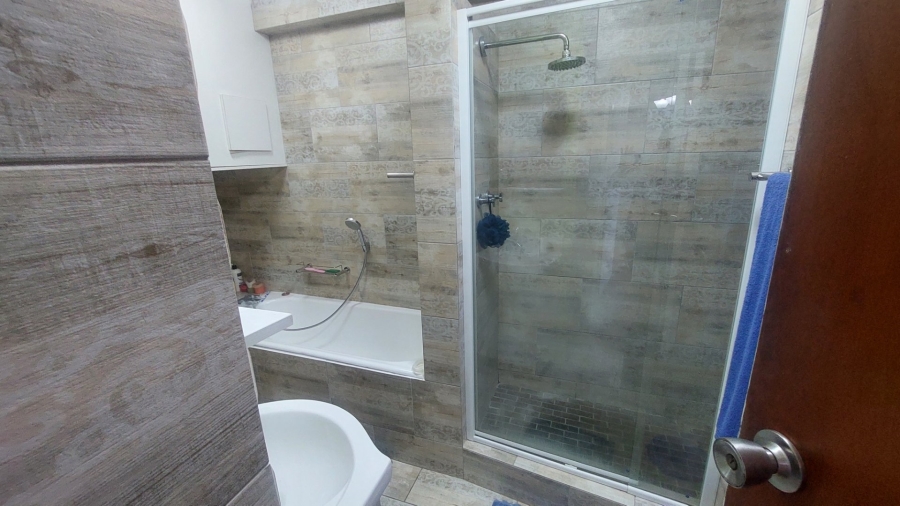 1 Bedroom Property for Sale in Glenwood KwaZulu-Natal