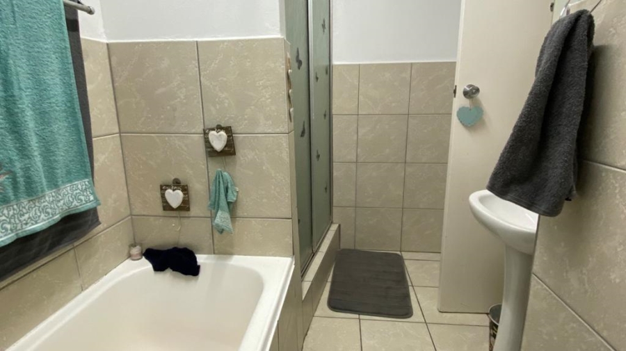 1 Bedroom Property for Sale in Glenwood KwaZulu-Natal