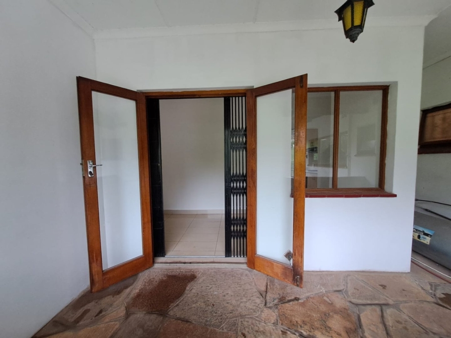 To Let 2 Bedroom Property for Rent in Kloof KwaZulu-Natal