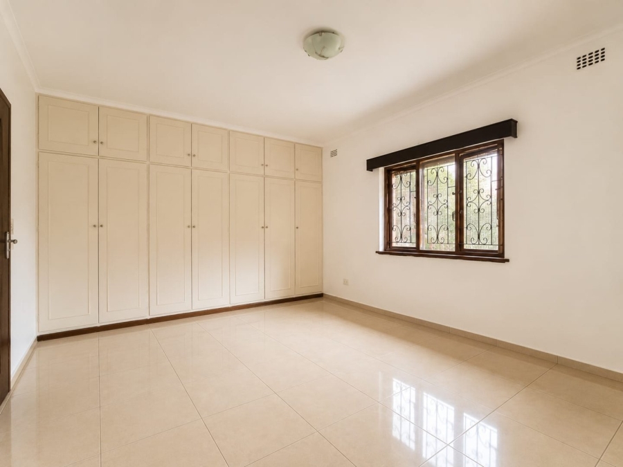 To Let 2 Bedroom Property for Rent in Kloof KwaZulu-Natal