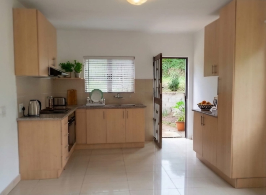 To Let 2 Bedroom Property for Rent in Kloof KwaZulu-Natal