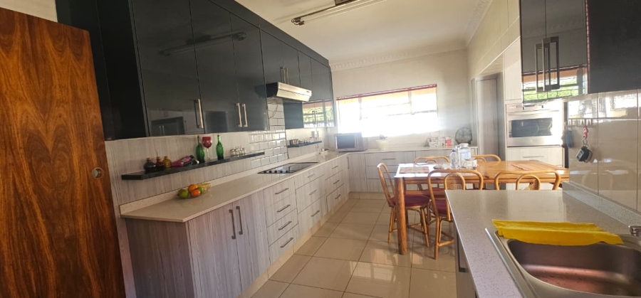 4 Bedroom Property for Sale in Lennoxton KwaZulu-Natal