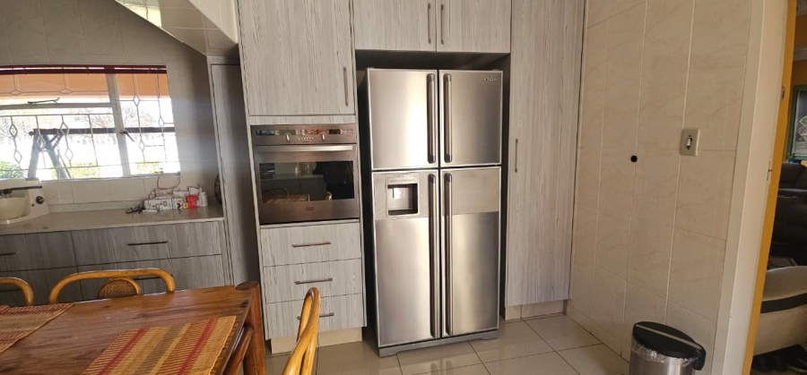 4 Bedroom Property for Sale in Lennoxton KwaZulu-Natal