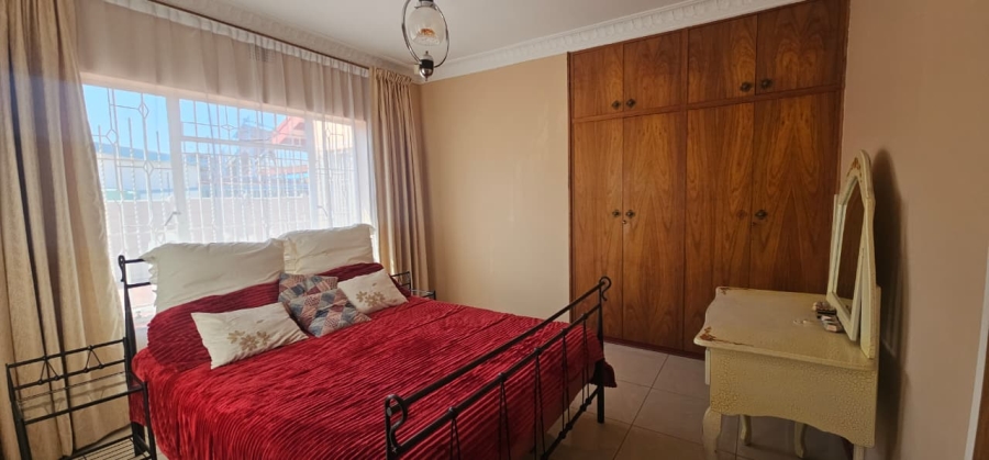 4 Bedroom Property for Sale in Lennoxton KwaZulu-Natal