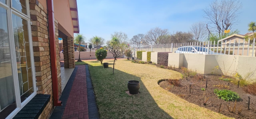 4 Bedroom Property for Sale in Lennoxton KwaZulu-Natal