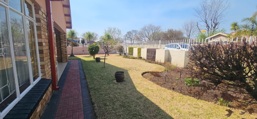 4 Bedroom Property for Sale in Lennoxton KwaZulu-Natal