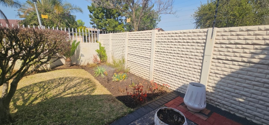 4 Bedroom Property for Sale in Lennoxton KwaZulu-Natal