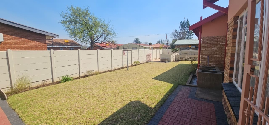 4 Bedroom Property for Sale in Lennoxton KwaZulu-Natal