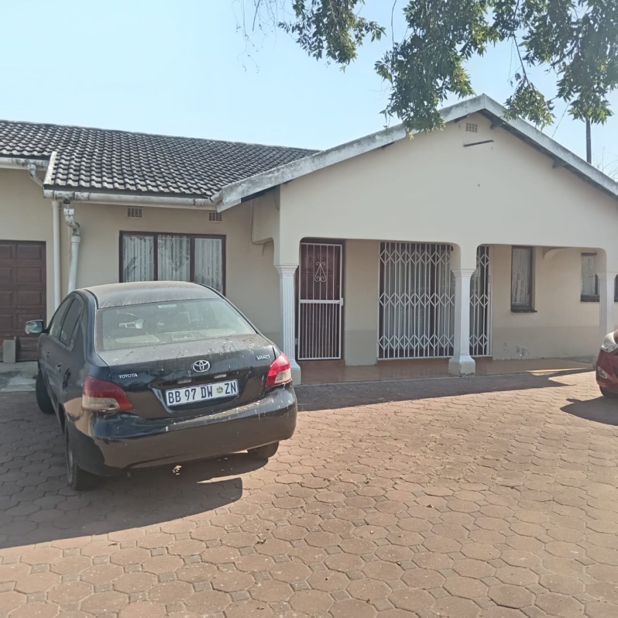 3 Bedroom Property for Sale in Umlazi N KwaZulu-Natal
