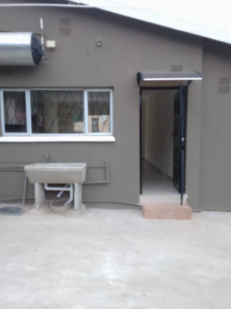 5 Bedroom Property for Sale in Kenville KwaZulu-Natal