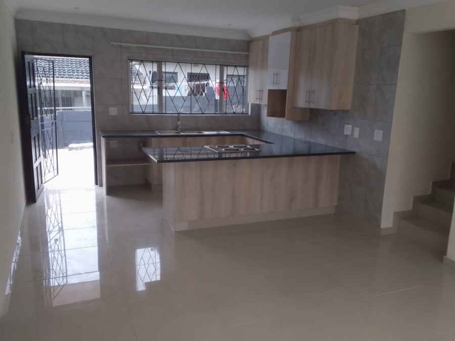 5 Bedroom Property for Sale in Kenville KwaZulu-Natal