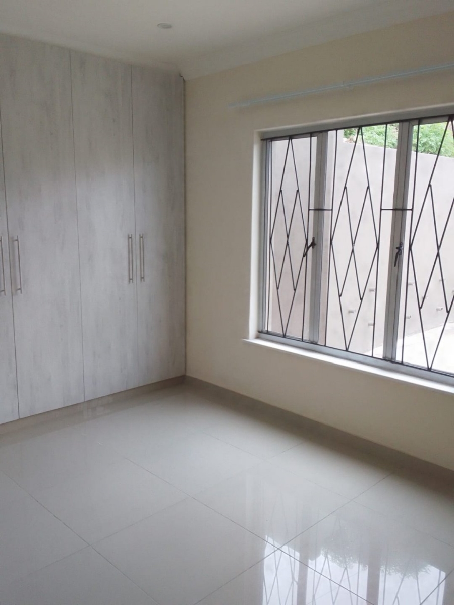 5 Bedroom Property for Sale in Kenville KwaZulu-Natal