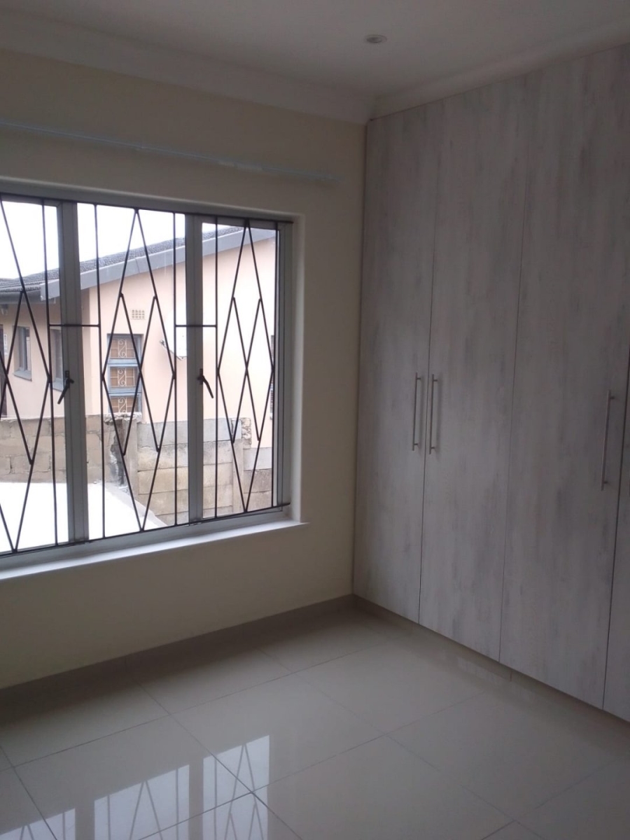 5 Bedroom Property for Sale in Kenville KwaZulu-Natal