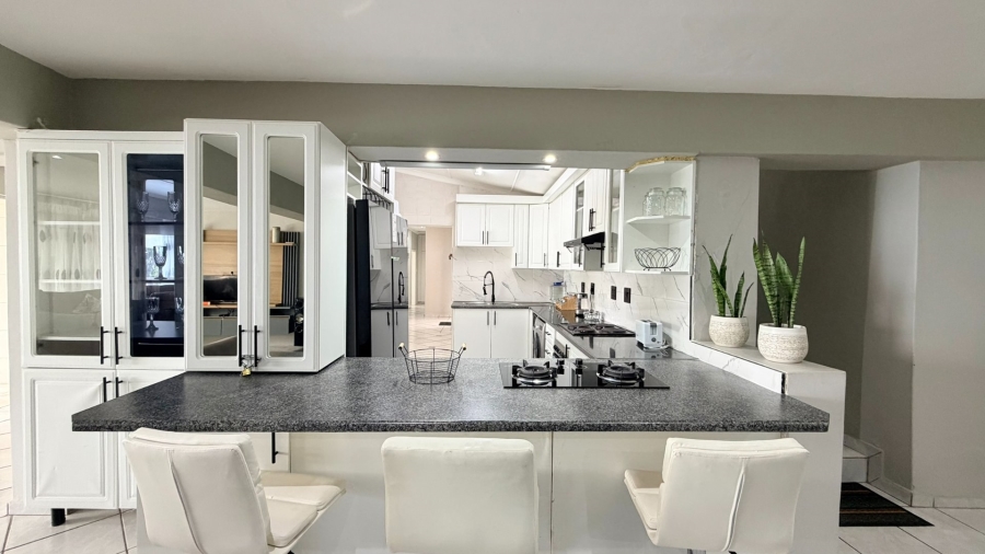 4 Bedroom Property for Sale in Margate Beach KwaZulu-Natal