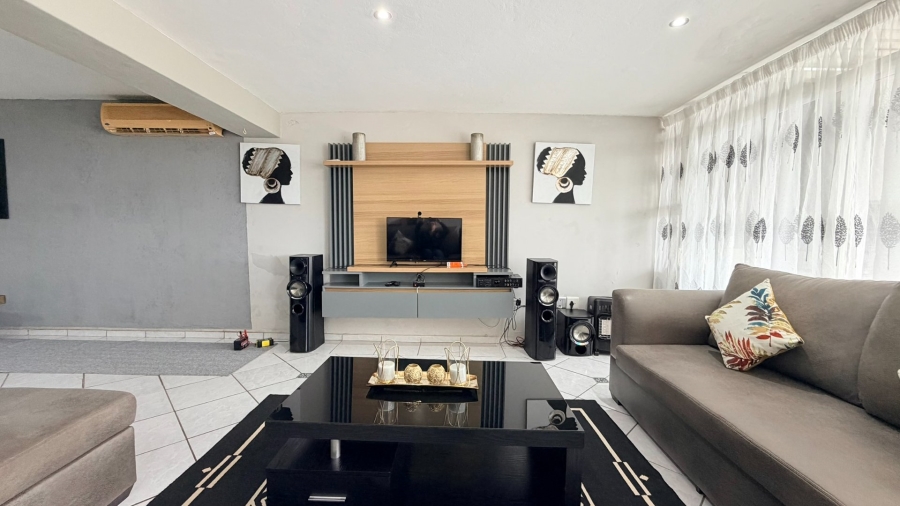 4 Bedroom Property for Sale in Margate Beach KwaZulu-Natal
