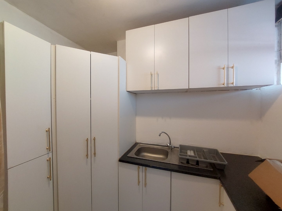 To Let 2 Bedroom Property for Rent in Scottsville KwaZulu-Natal