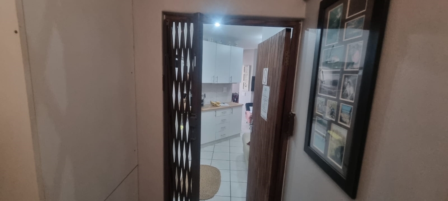 2 Bedroom Property for Sale in Uvongo Beach KwaZulu-Natal