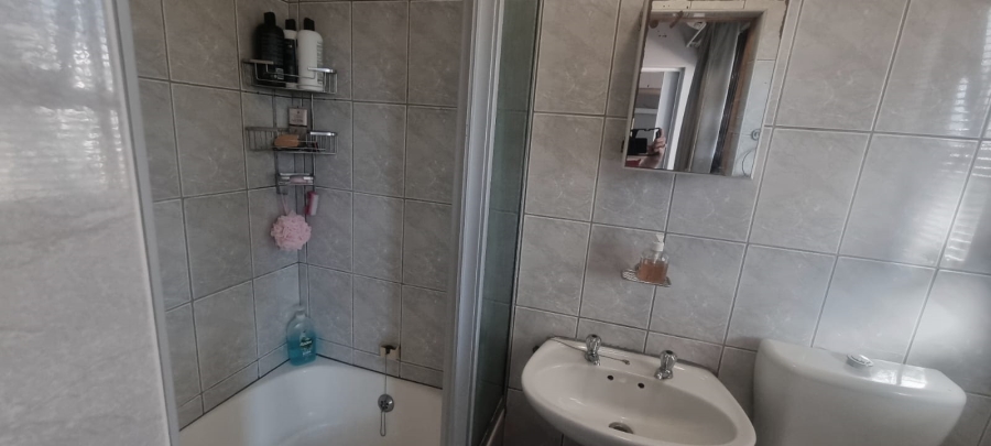 2 Bedroom Property for Sale in Uvongo Beach KwaZulu-Natal