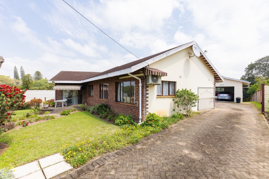 4 Bedroom Property for Sale in Umtentweni KwaZulu-Natal