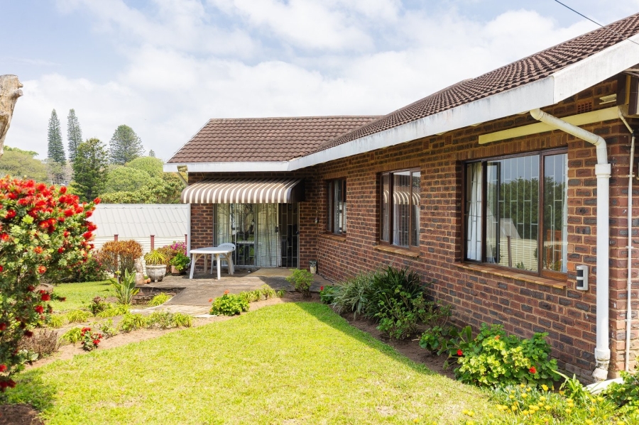 4 Bedroom Property for Sale in Umtentweni KwaZulu-Natal