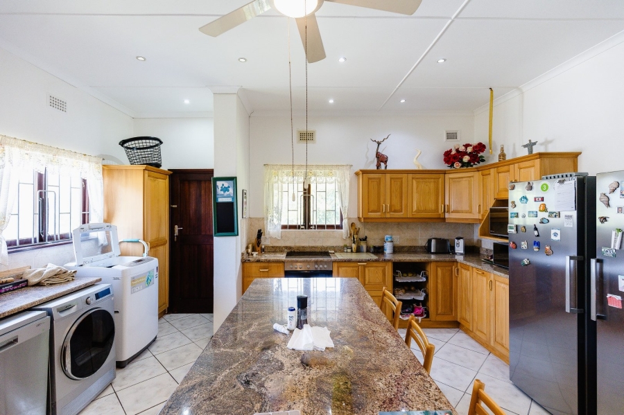4 Bedroom Property for Sale in Umtentweni KwaZulu-Natal
