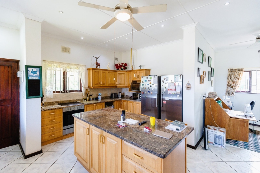 4 Bedroom Property for Sale in Umtentweni KwaZulu-Natal