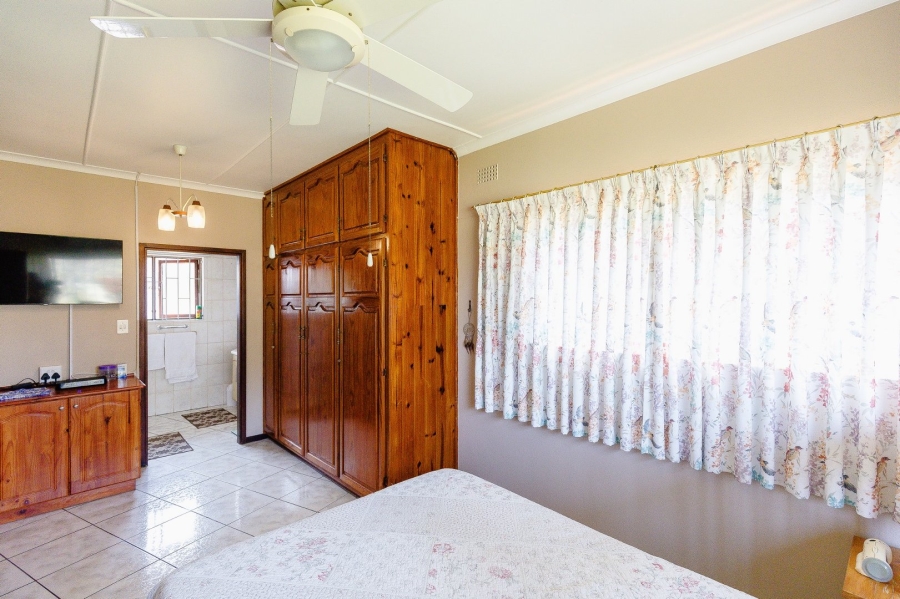 4 Bedroom Property for Sale in Umtentweni KwaZulu-Natal