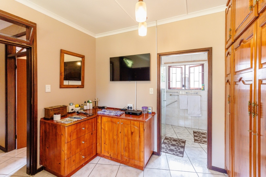4 Bedroom Property for Sale in Umtentweni KwaZulu-Natal