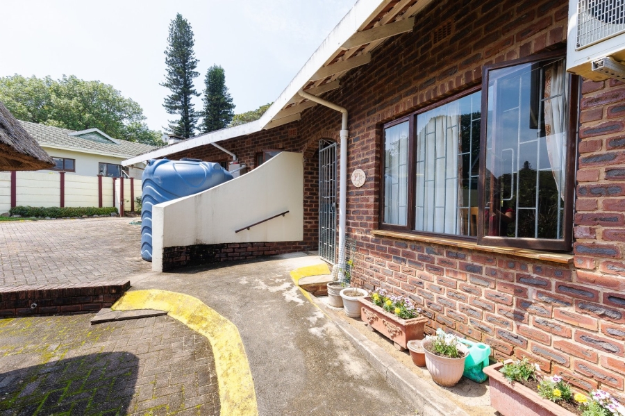 4 Bedroom Property for Sale in Umtentweni KwaZulu-Natal