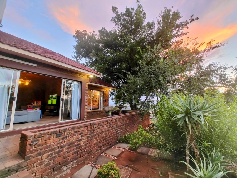 3 Bedroom Property for Sale in Signal Hill KwaZulu-Natal