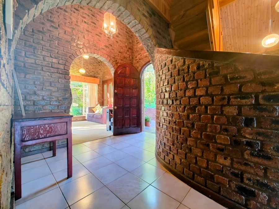 3 Bedroom Property for Sale in Signal Hill KwaZulu-Natal