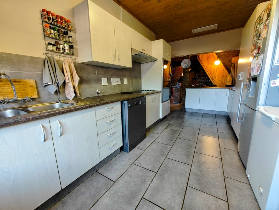 3 Bedroom Property for Sale in Signal Hill KwaZulu-Natal