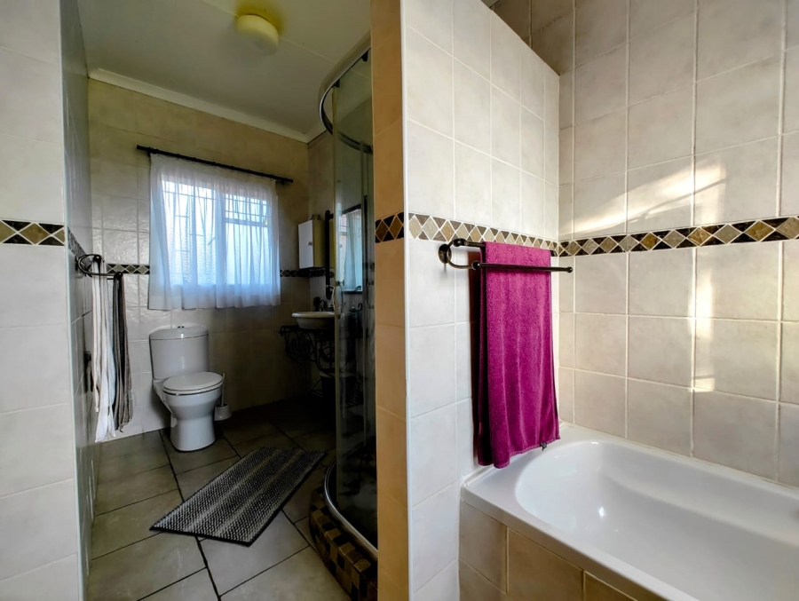 3 Bedroom Property for Sale in Signal Hill KwaZulu-Natal