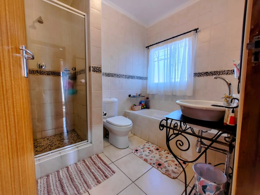 3 Bedroom Property for Sale in Signal Hill KwaZulu-Natal