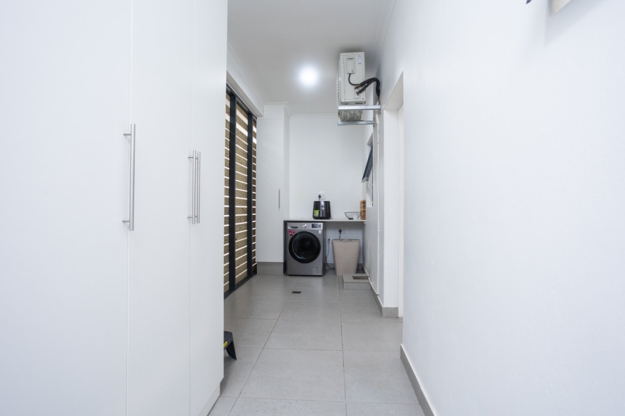 1 Bedroom Property for Sale in New Town Centre KwaZulu-Natal